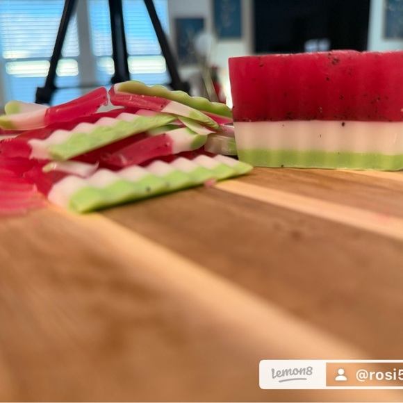 Homemade soaps bundle . - Picture 4 of 5